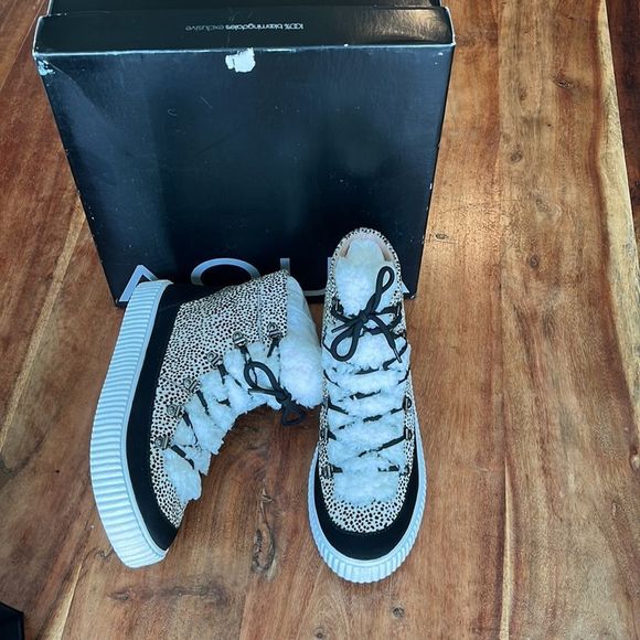 Aqua Animal Patterned Boots, Size 9 - Picture 3 of 6